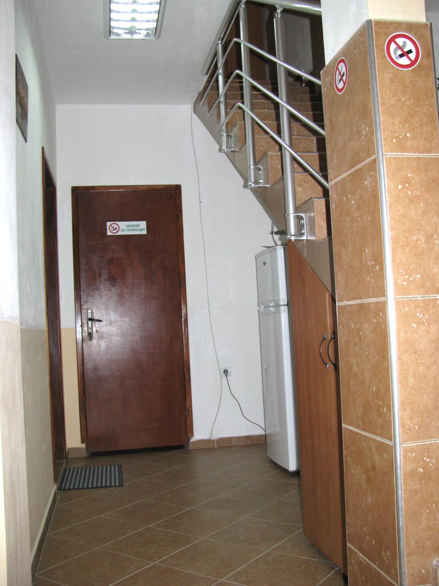 Guest House Familia Samovodene Exteriör bild