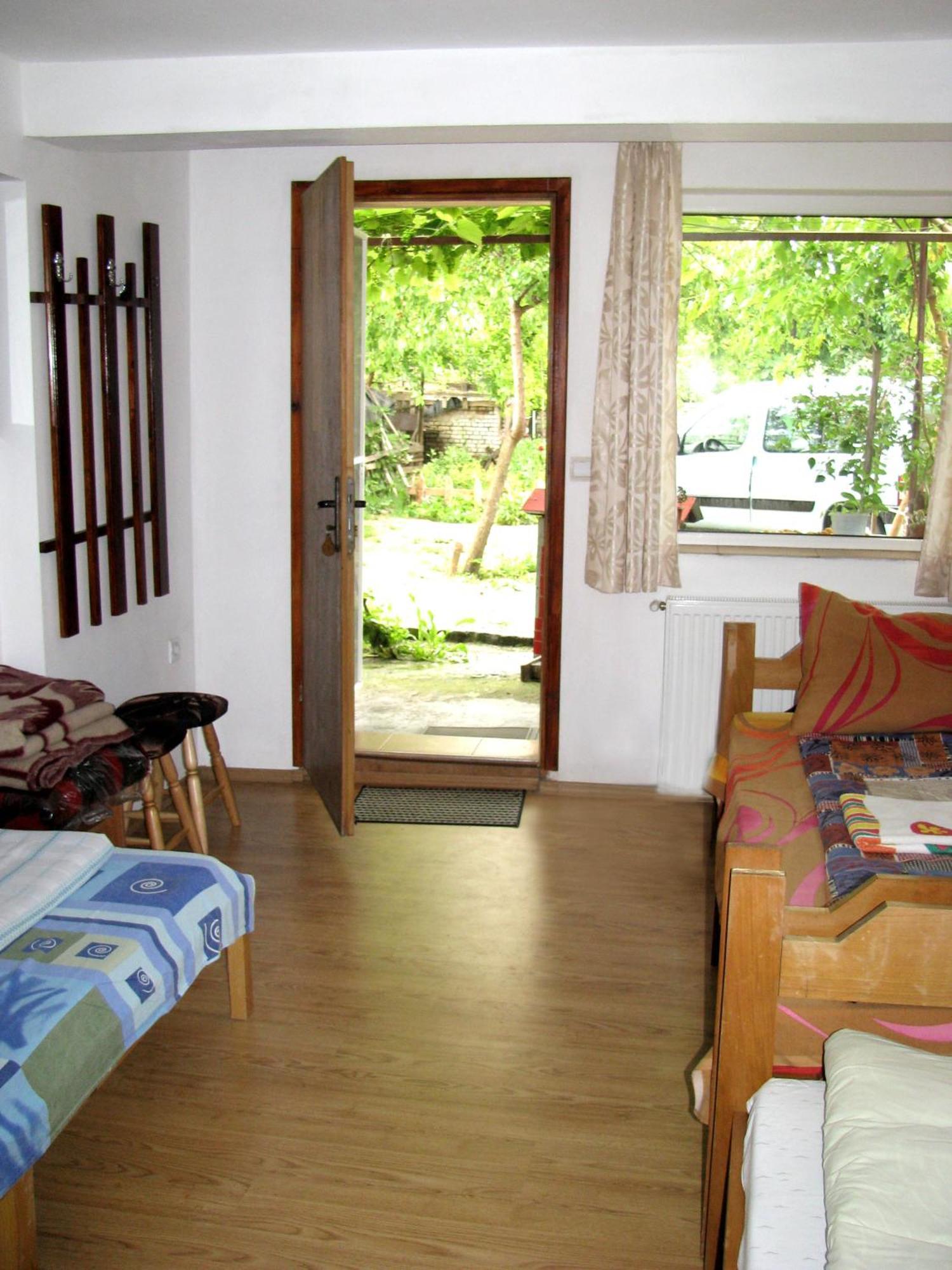 Guest House Familia Samovodene Exteriör bild