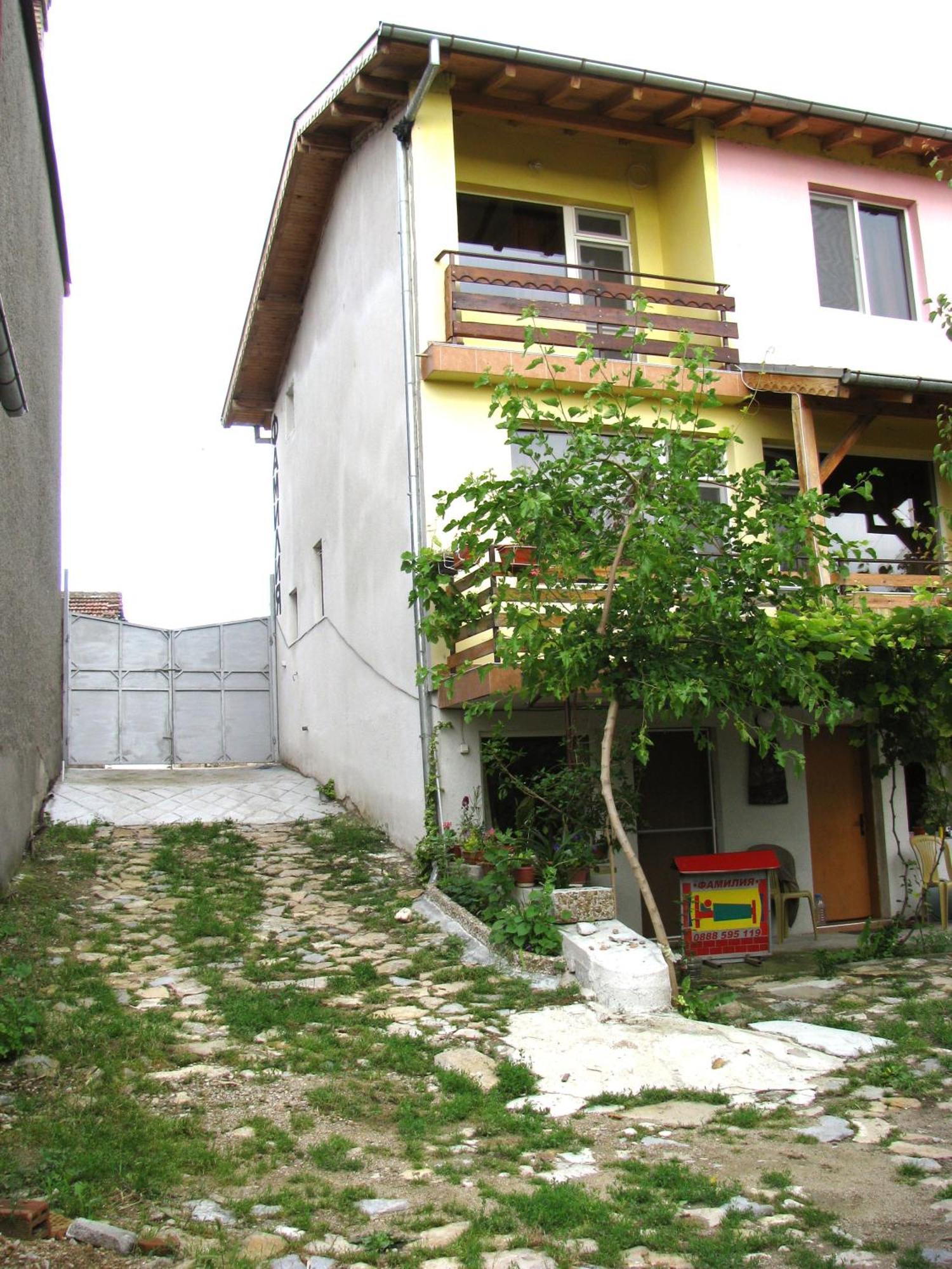 Guest House Familia Samovodene Exteriör bild
