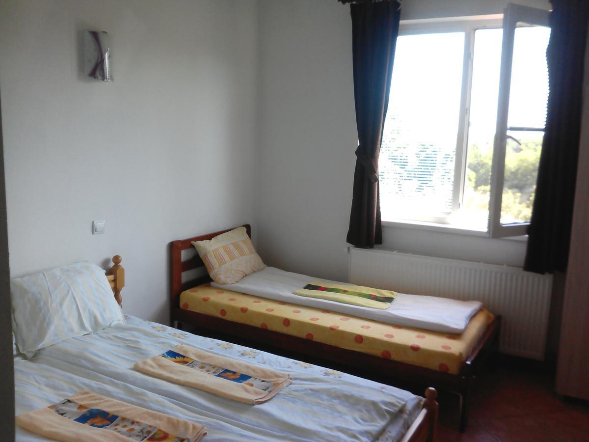 Guest House Familia Samovodene Exteriör bild
