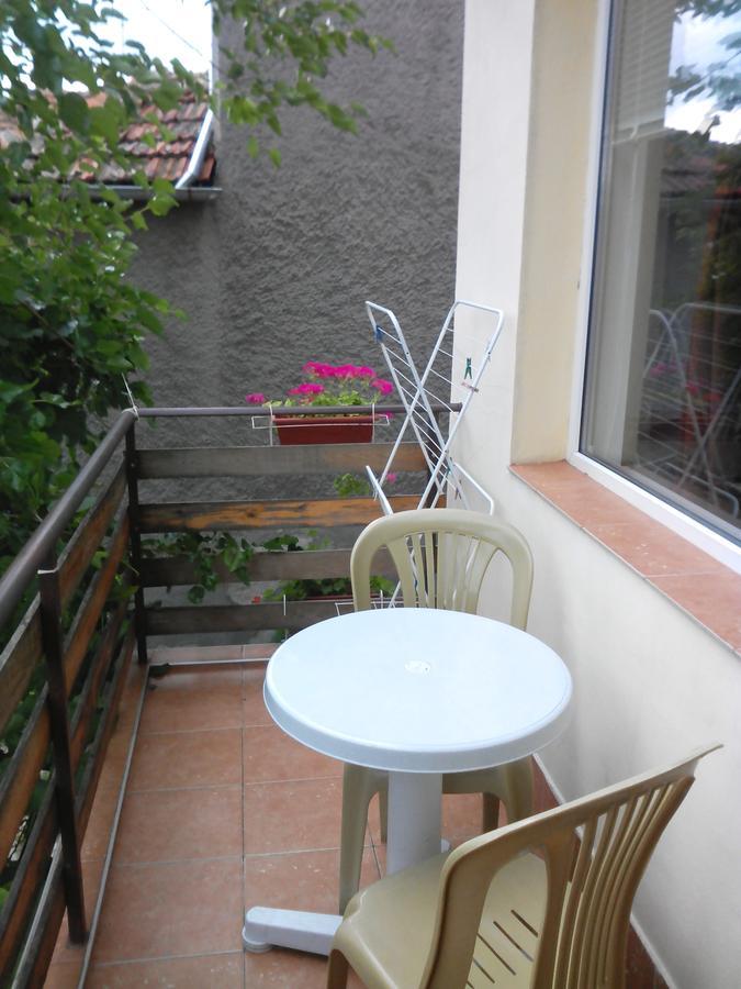 Guest House Familia Samovodene Exteriör bild